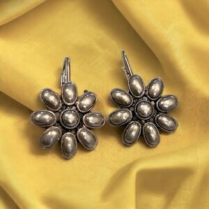 VINTAGE MONET FLORAL LEVER BACK SILVER TONE EARRINGS